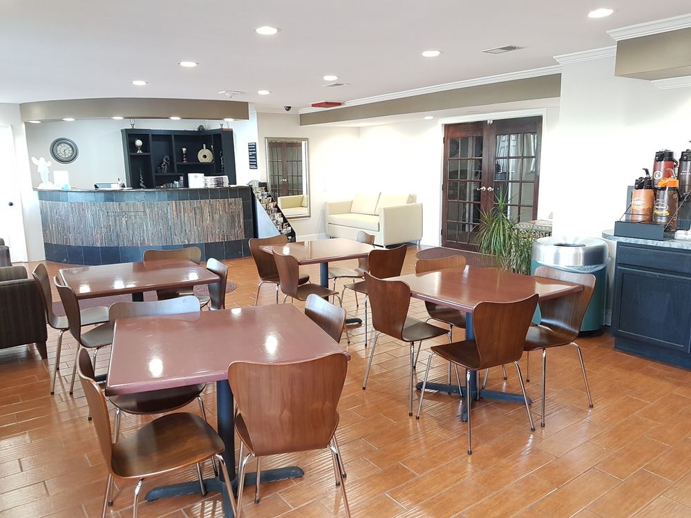 Super 8 by Wyndham Lexington/Hamburg Area