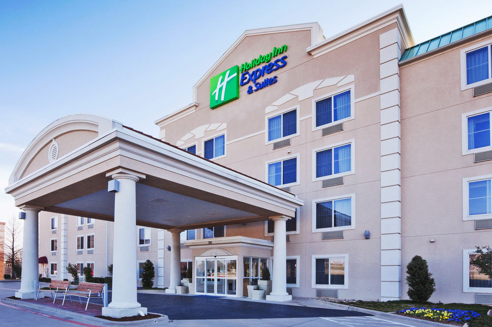 HOLIDAY INN EXPRESS HOTEL AND SUITES DALLA