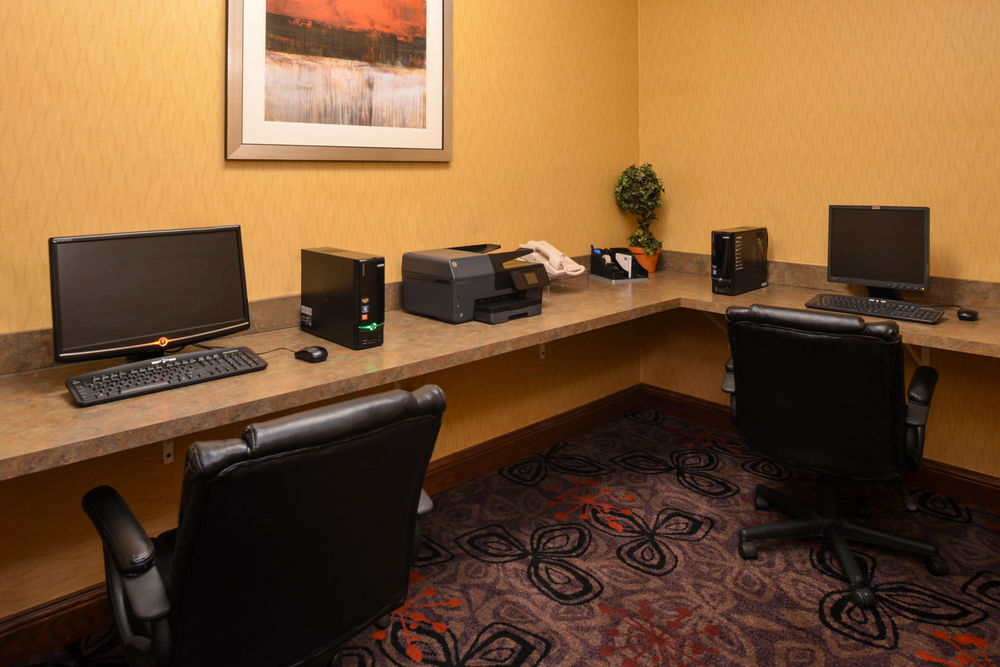 HOLIDAY INN EXPRESS HOTEL & SUITES LANCASTER-LITITZ