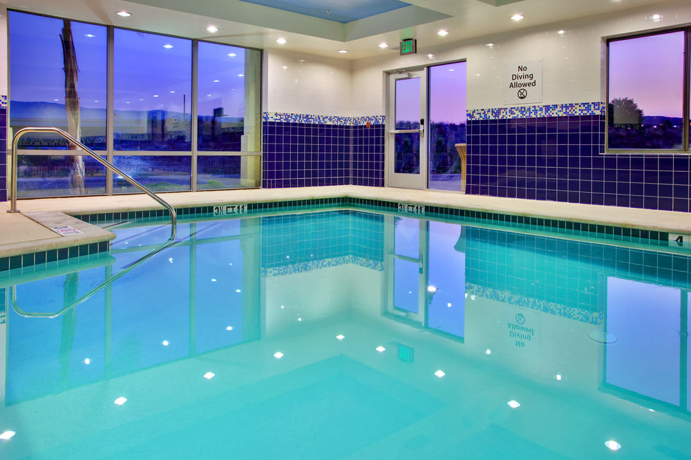 Holiday Inn Express & Suites, Lake Elsinore, an IHG Hotel