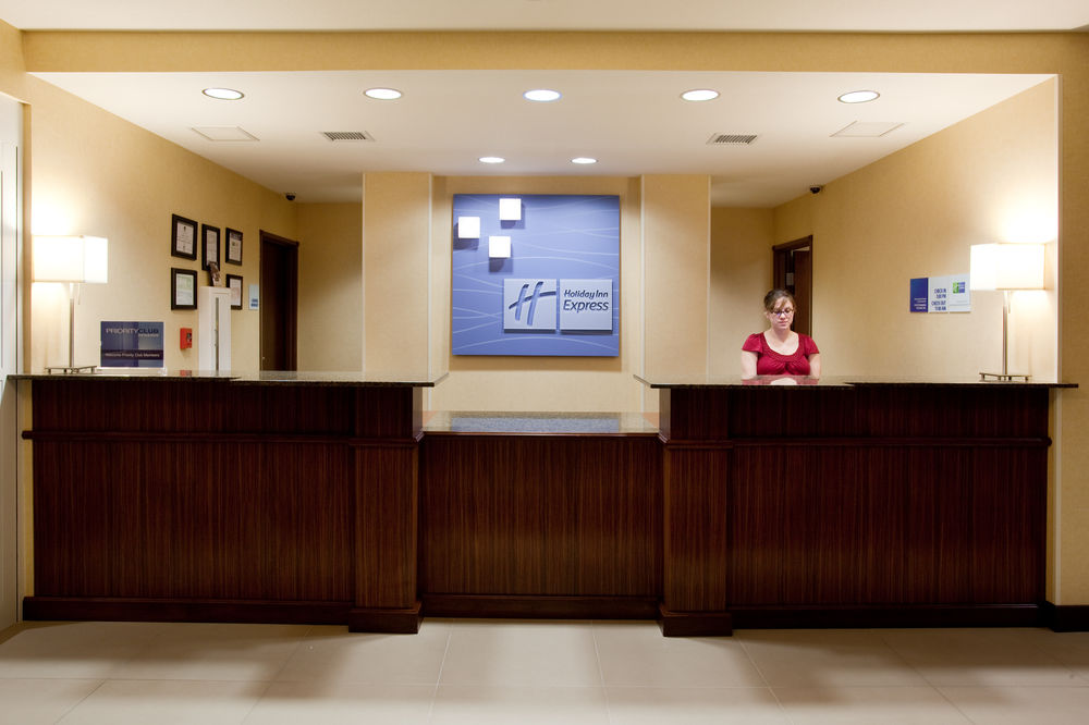 Holiday Inn Express Hotel & Suites LAMAR, an IHG Hotel