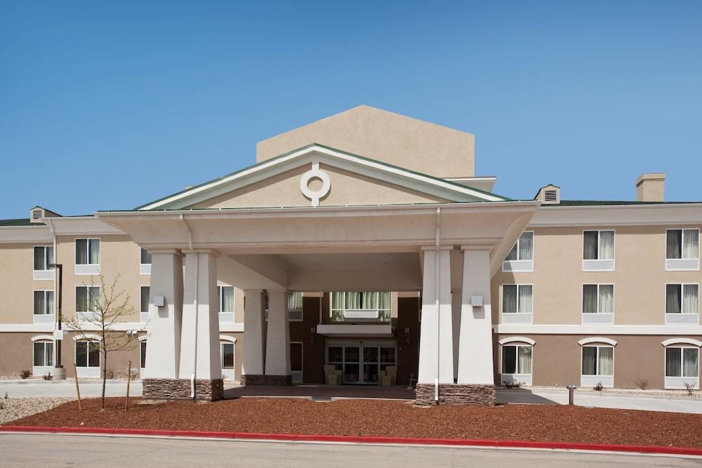 HOLIDAY INN EXPRESS HOTEL AND SUITES LAMAR