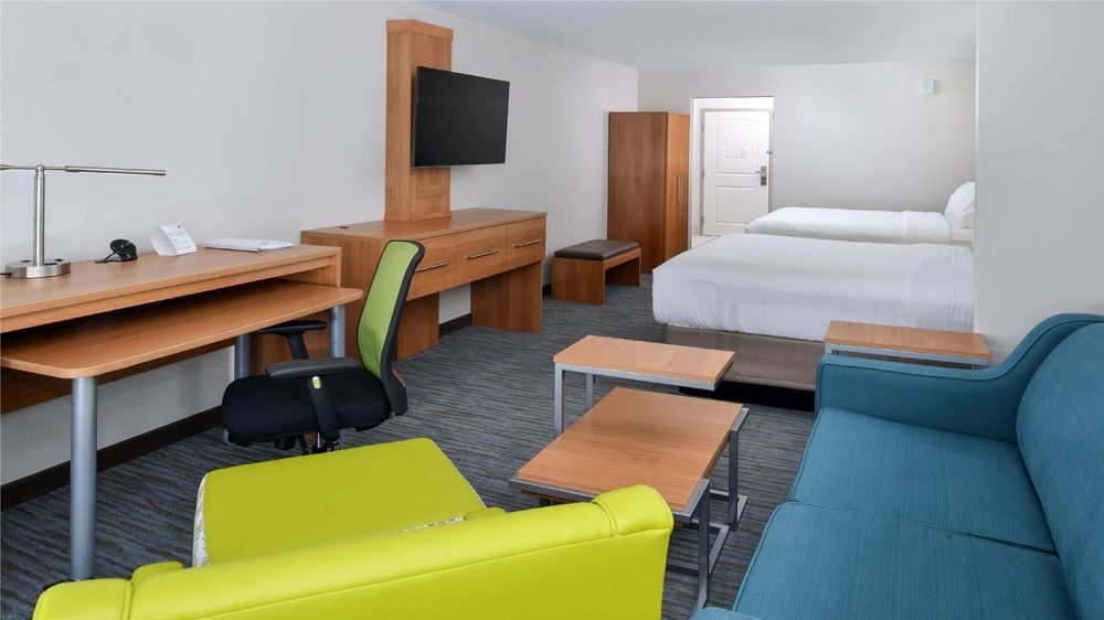 Holiday Inn Express & Suites Lexington Midtown - I-75, an IHG Hotel