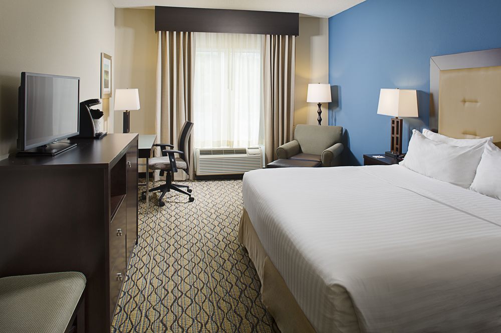 HOLIDAY INN EXPRESS HOTEL & SUITES AUBURN - UNIVERSITY AREA