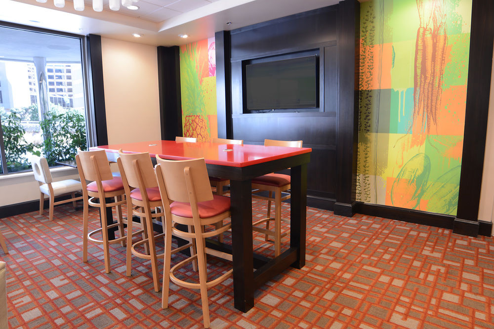 Holiday Inn National Airport/Crystal City, an IHG Hotel