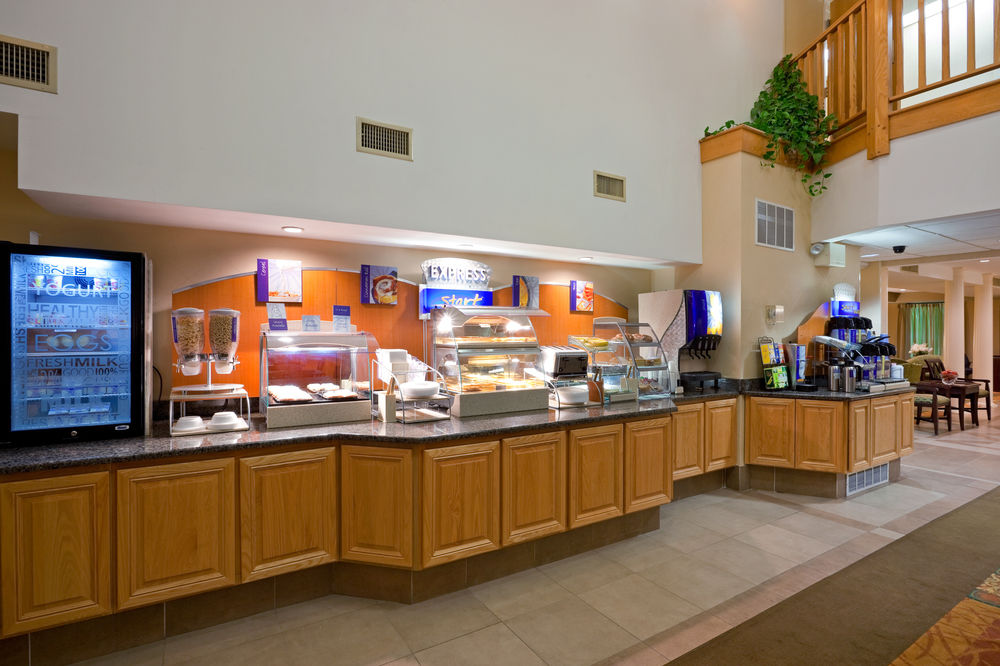 Holiday Inn Express & Suites Carneys Point Nj Trnpk Exit 1