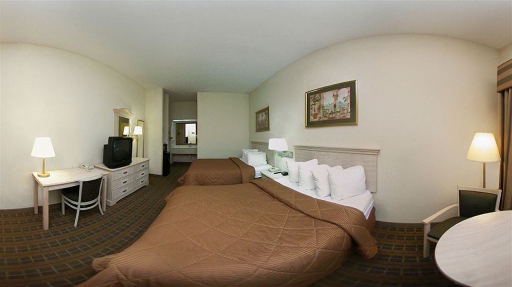Baymont Inn & Suites Crestview