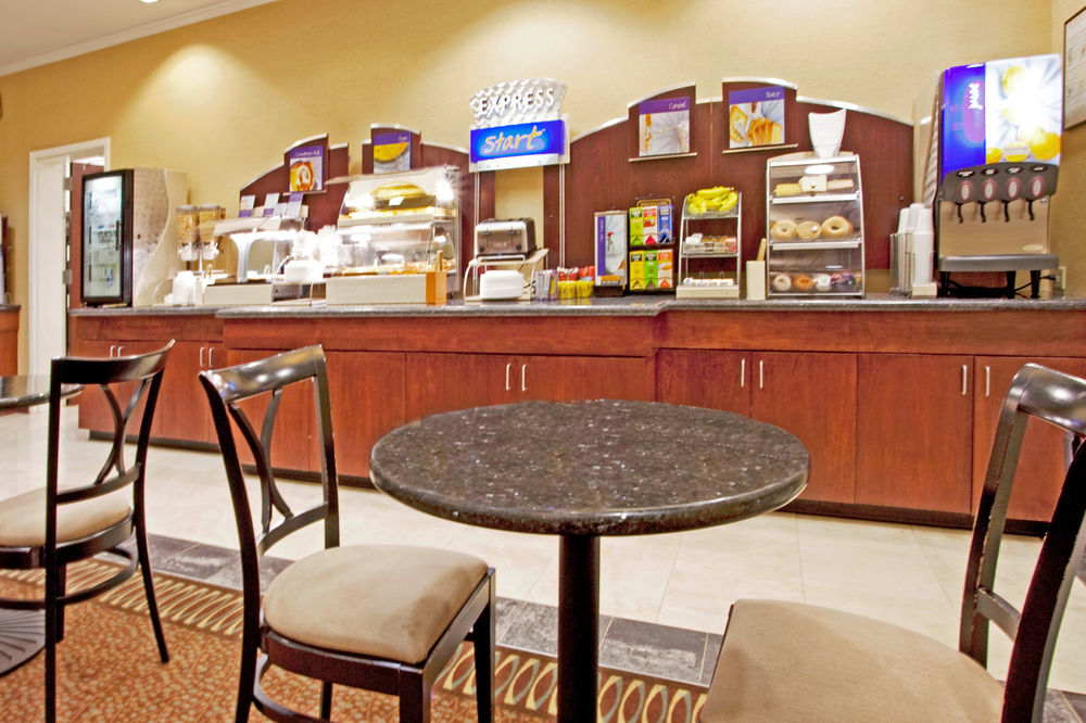 Holiday Inn Express Hotel & Suites Columbus at Northlake, an IHG Hotel