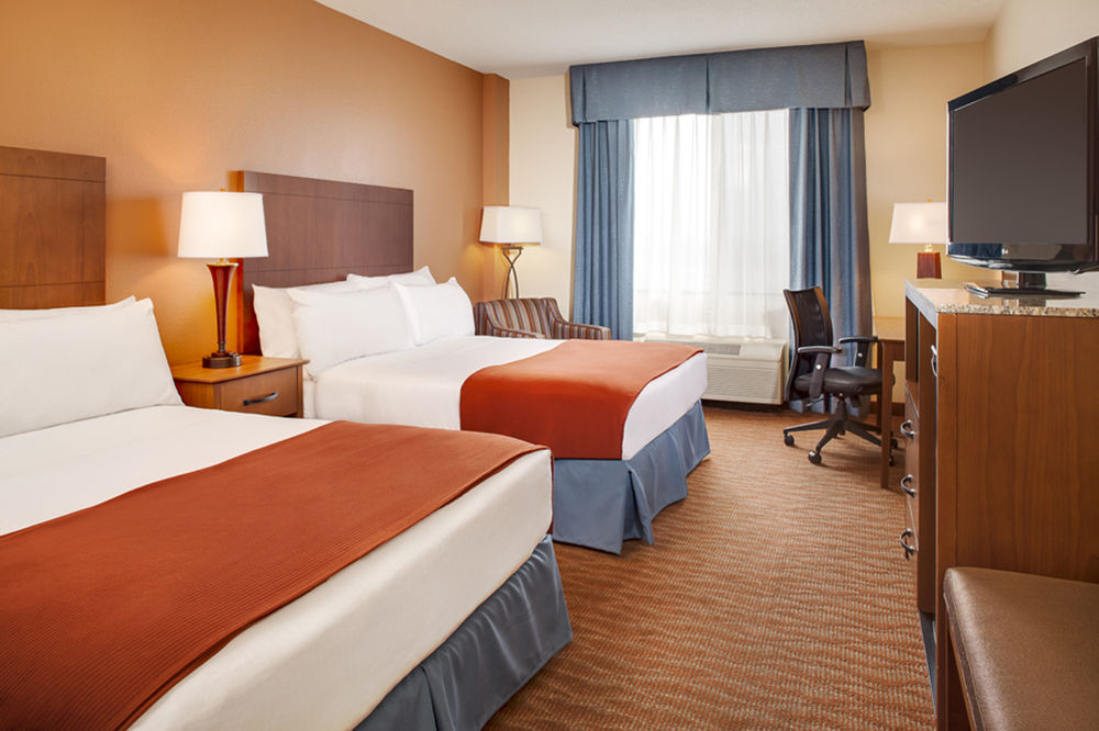 Holiday Inn Express & Suites Coralville