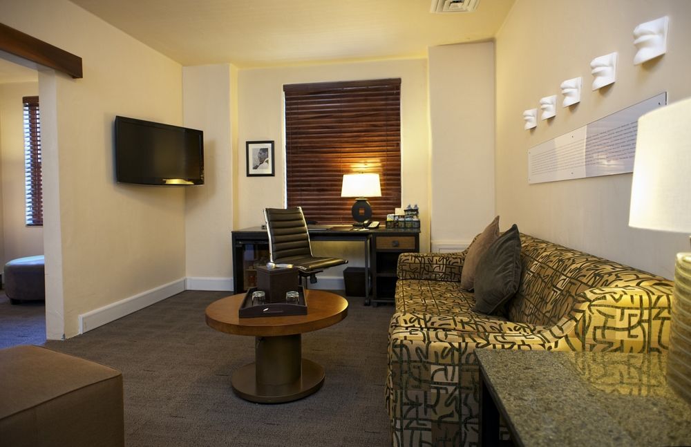 Andaluz Albuquerque, Curio Collection By Hilton
