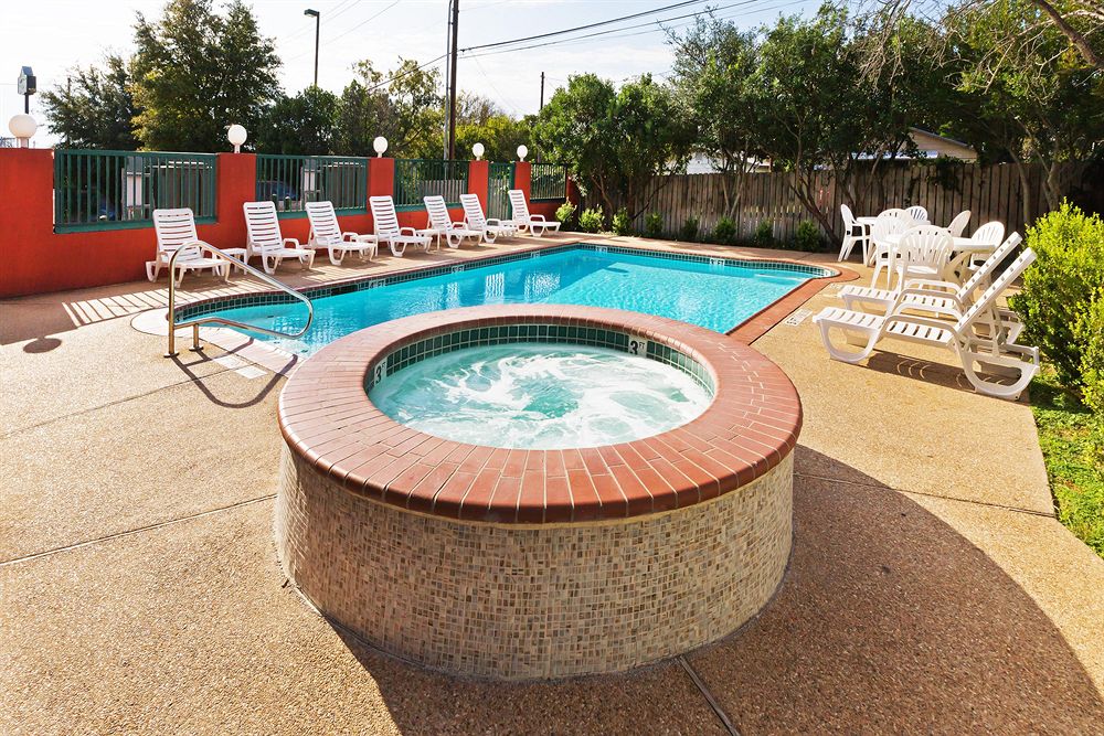 Country Inn & Suites by Radisson, Austin-University, TX