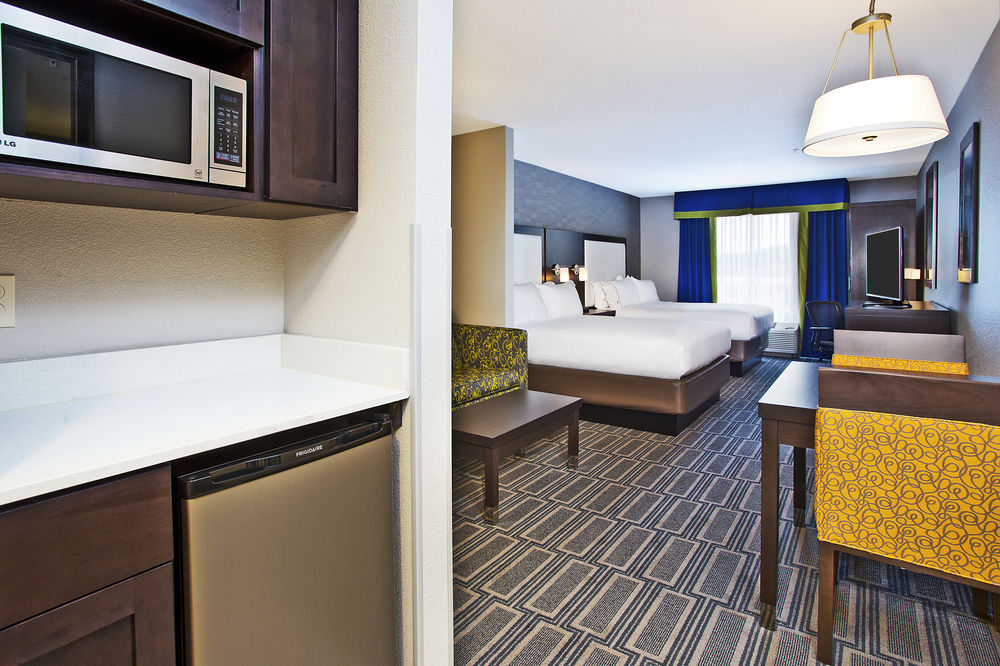 Holiday Inn Express and Suites Ann Arbor West