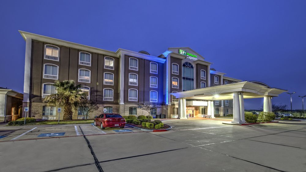 HOLIDAY INN EXPRESS HOTEL AND SUITES CORSICANA I-45