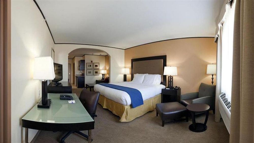 Holiday Inn Express & Suites Absecon-Atlantic City, an IHG Hotel