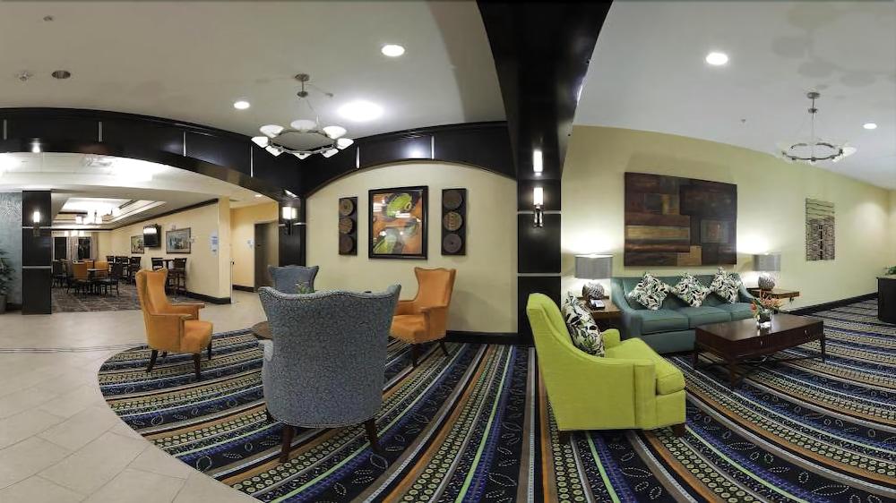 HOLIDAY INN EXPRESS HOTEL AND SUITES COVINGTON