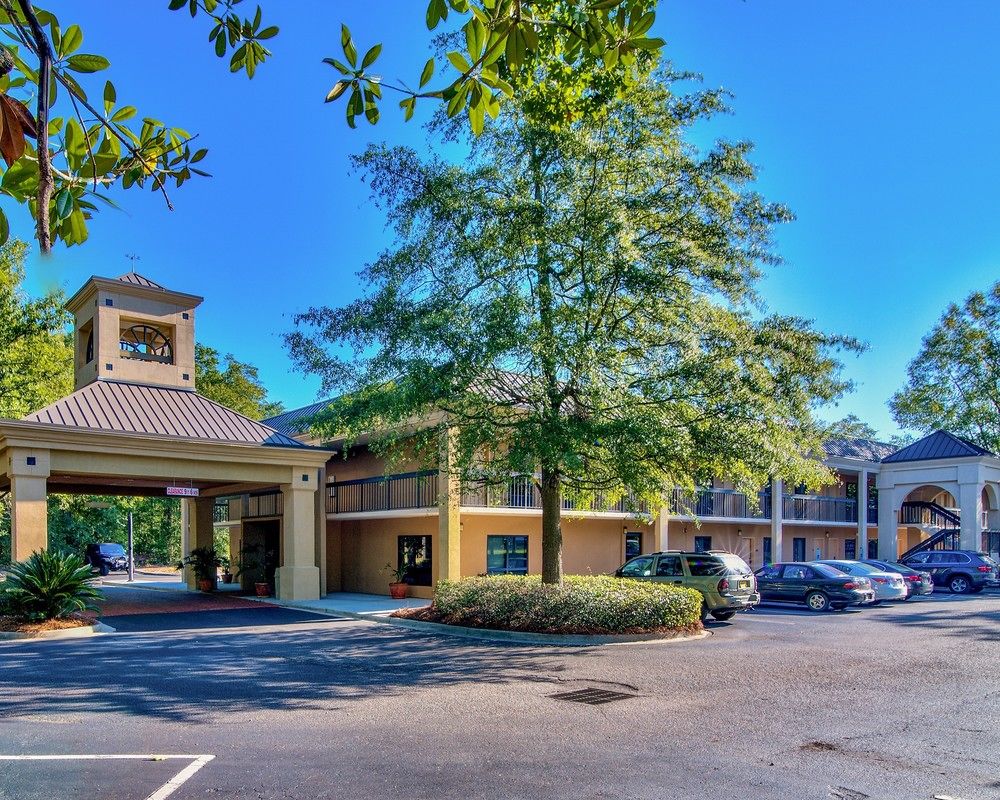 Clarion Inn & Suites