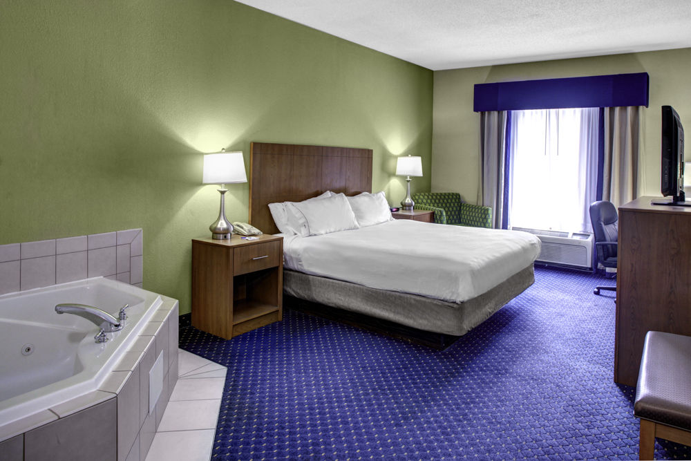 HOLIDAY INN EXPRESS HOTEL AND SUITES RICHMOND NORTH ASHLAND
