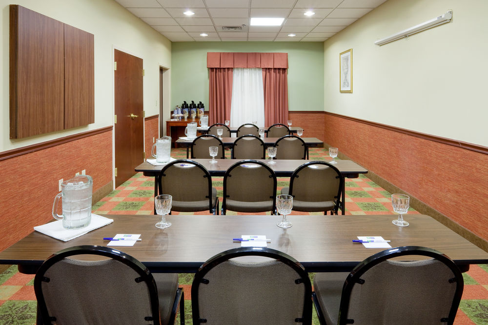 Holiday Inn Express Hotel & Suites Quakertown, an IHG Hotel