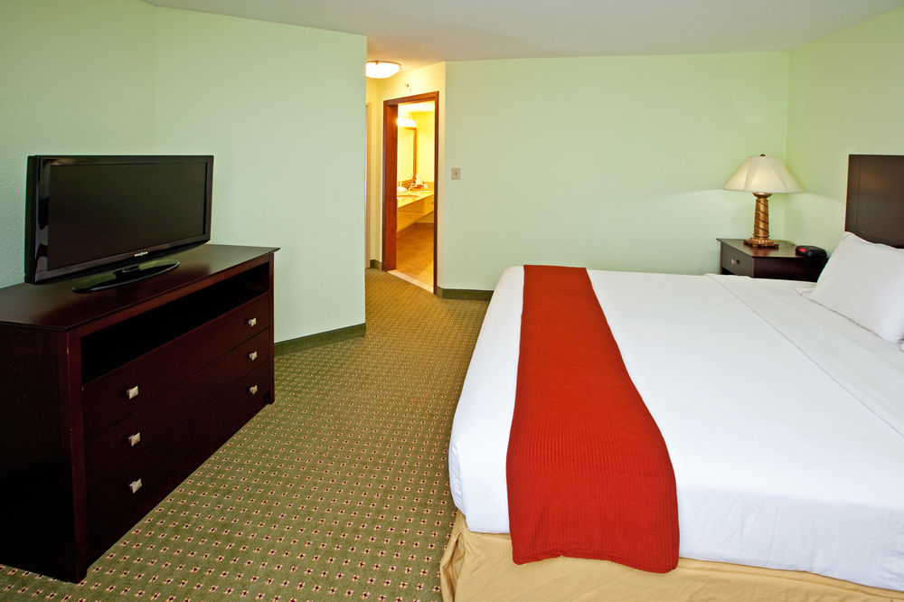 HOLIDAY INN EXPRESS HOTEL AND SUITES SCOTTSBURG