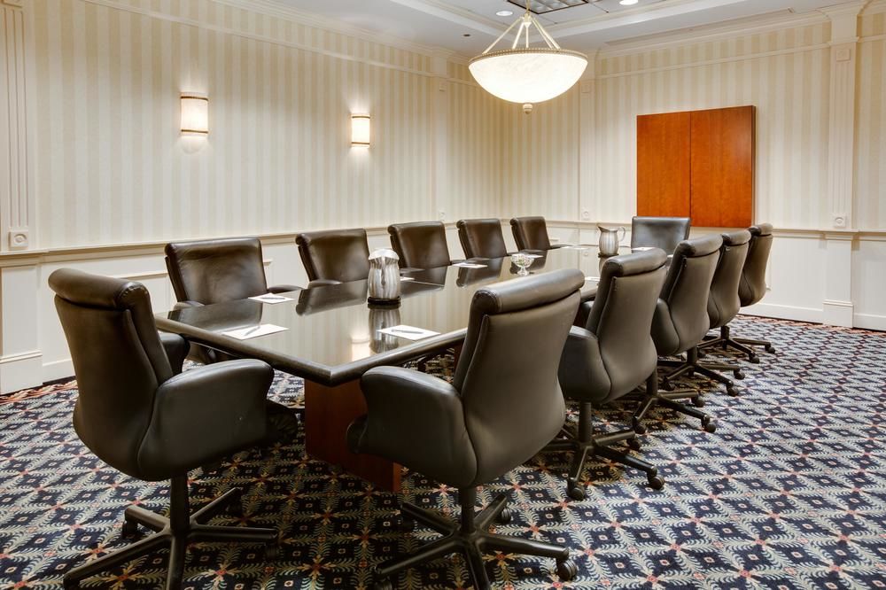 Embassy Suites by Hilton Cleveland Rockside