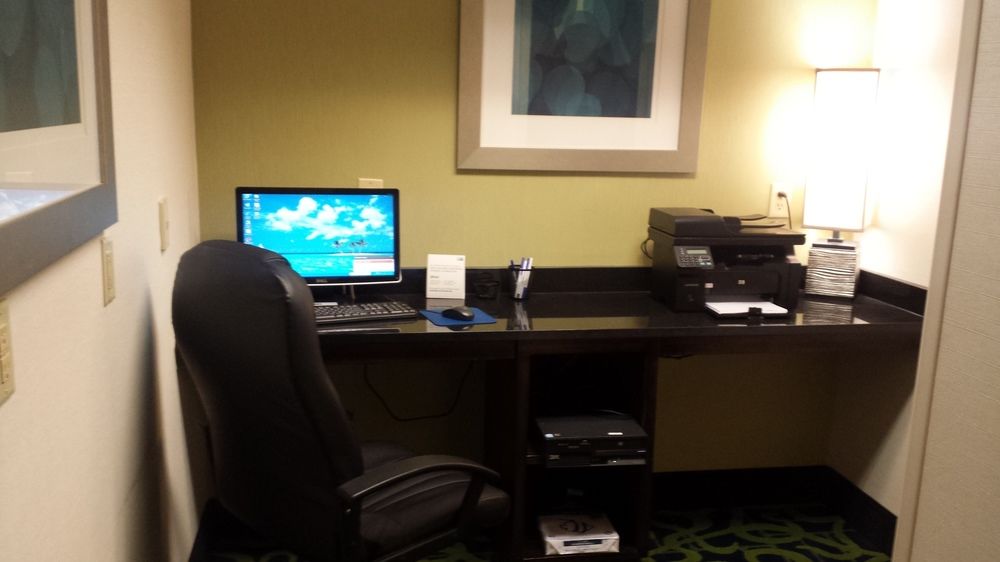 Holiday Inn Express Hotel & Suites Morehead Cty, an IHG Hotel