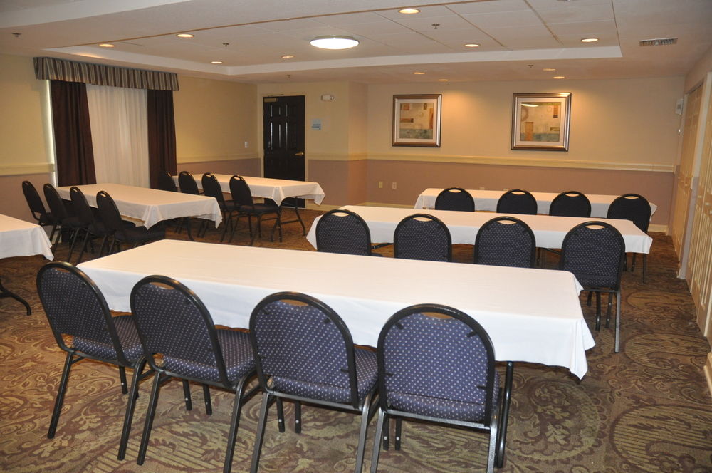 Holiday Inn Express Sarasota East - I-75, an IHG Hotel