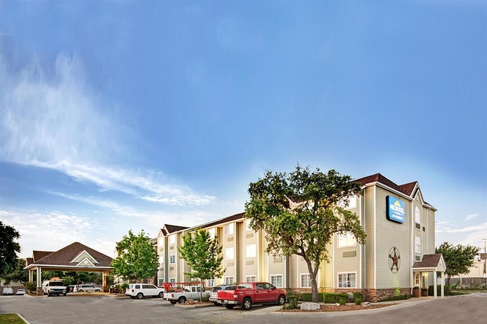 MICROTEL INN AND SUITES SAN ANTONIO NORTH
