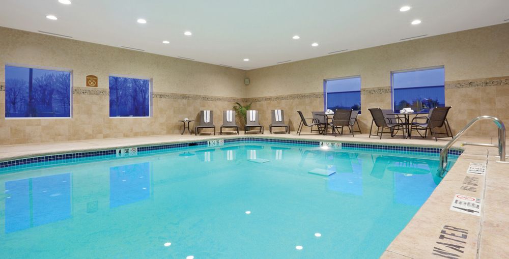 HOLIDAY INN EXPRESS HOTEL AND SUITES STROUDSBURG-POCONOS