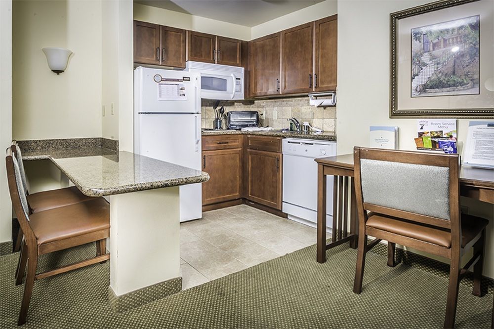 STAYBRIDGE SUITES TOLEDO - MAUMEE HOTEL