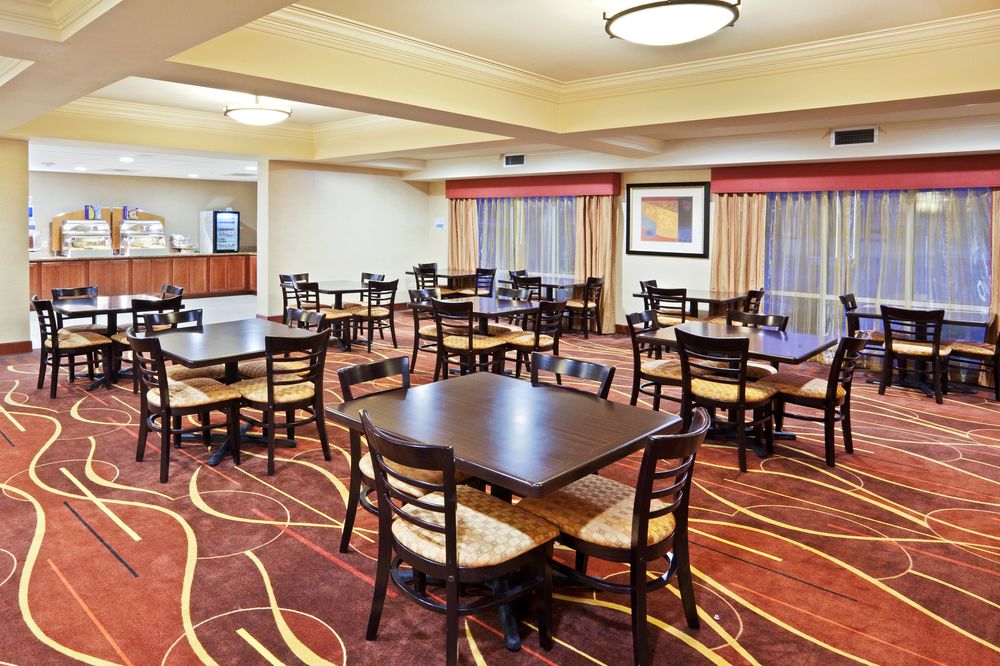 Holiday Inn Express Suites Sumner, an IHG Hotel
