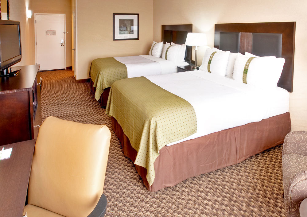 HOLIDAY INN HOTEL AND SUITES MEMPHIS - WOLFCHASE GALLERIA