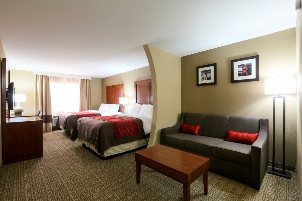 Comfort Inn & Suites Leeds I-20