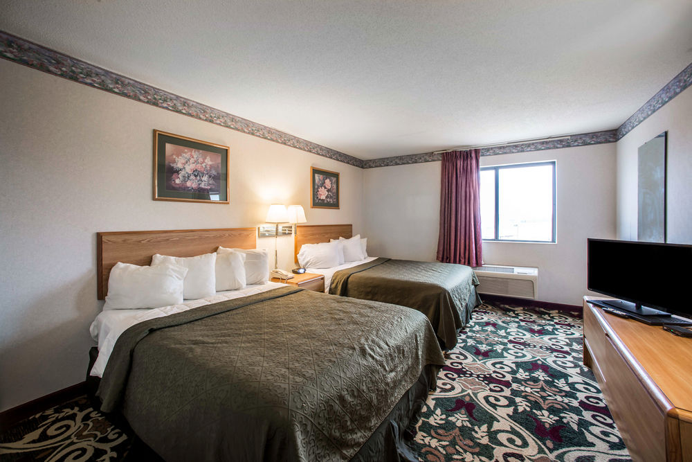 HOLIDAY INN EXPRESS HOTEL AND SUITES DENVER NORTHEAST - BRIGHTON