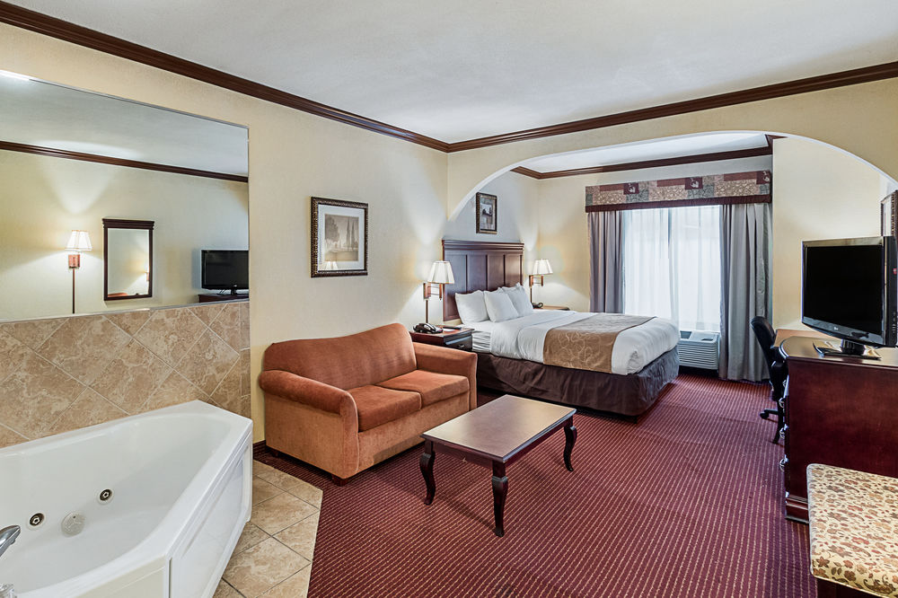 COMFORT SUITES
