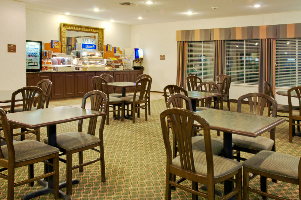 HOLIDAY INN EXPRESS HOTEL AND SUITES LIVINGSTON