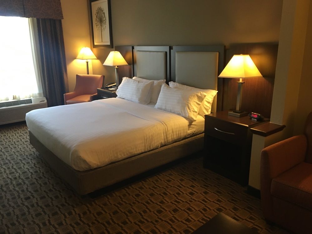 HOLIDAY INN EXPRESS HOTEL AND SUITES ALBEMARLE