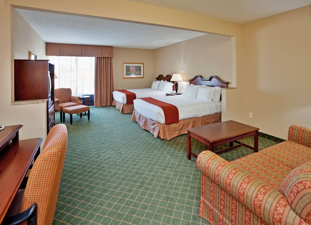 Holiday Inn Express and Suites Cape Girardeau I 55