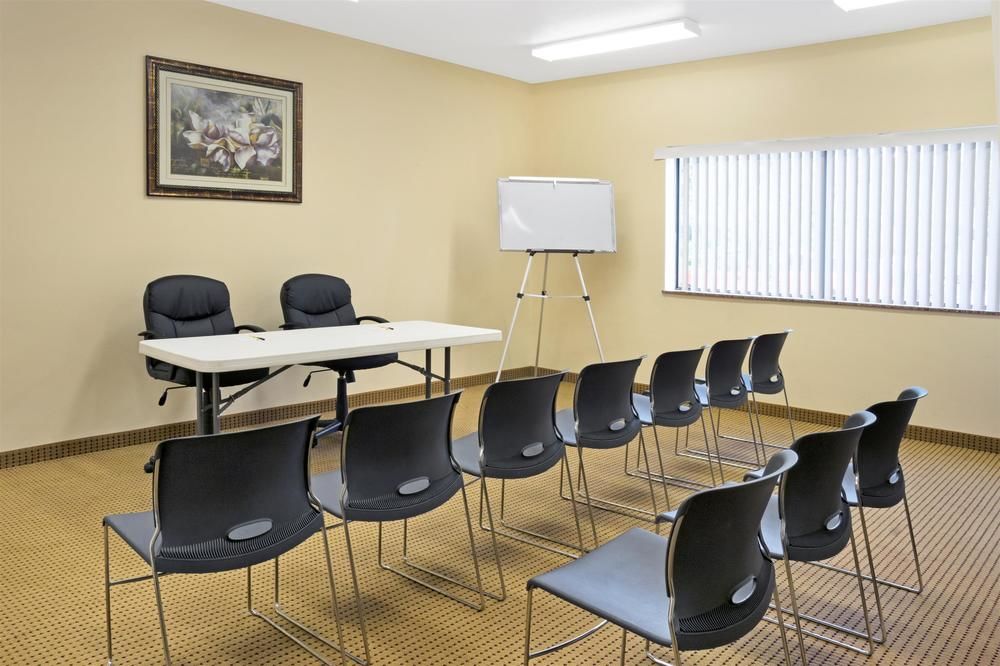 SureStay Studio by Best Western Conroe Downtown