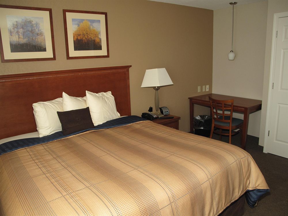 CANDLEWOOD SUITES