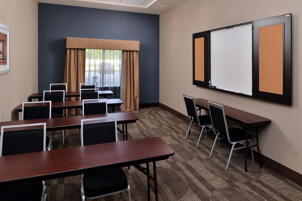 Best Western Plus Lake Jackson Inn & Suites