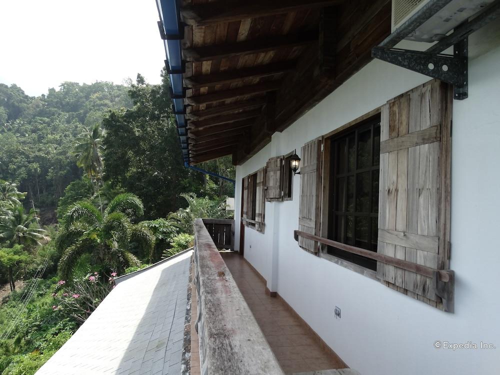 Hof Gorei Beach Resort