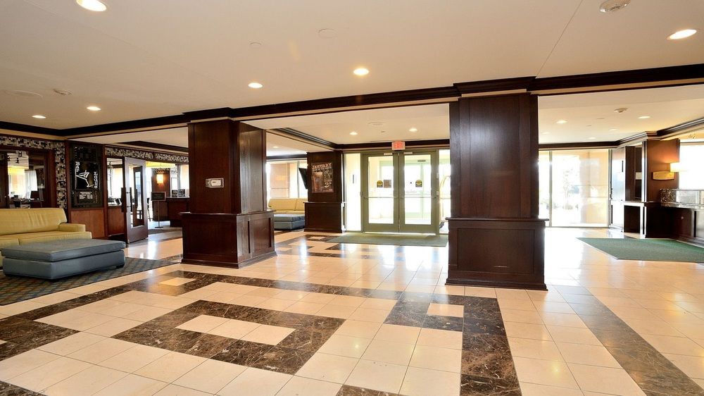 Holiday Inn Chicago-Oakbrook, an IHG Hotel