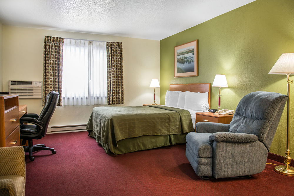 Hudson Inn & Suites