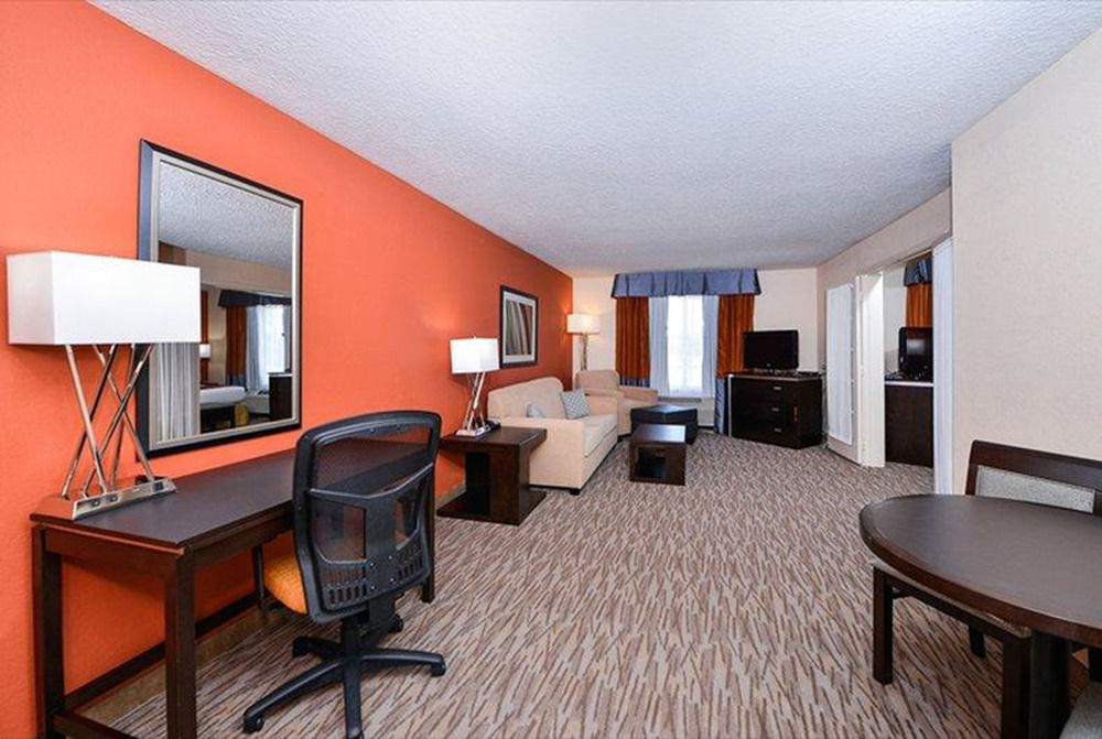 HOLIDAY INN EXPRESS HOTEL AND SUITES HOUSTON-KINGWOOD
