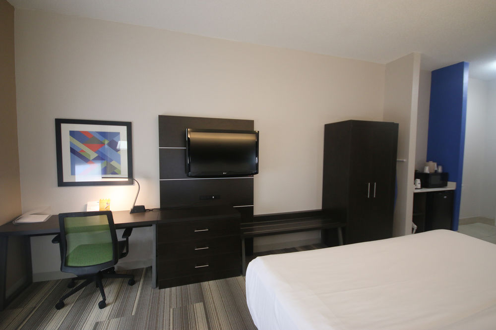 Holiday Inn Express Hillsville