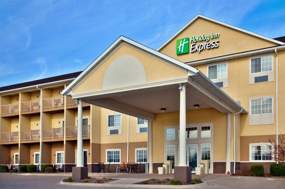 HOLIDAY INN EXPRESS LE CLAIRE RIVERFRONT-DAVENPORT