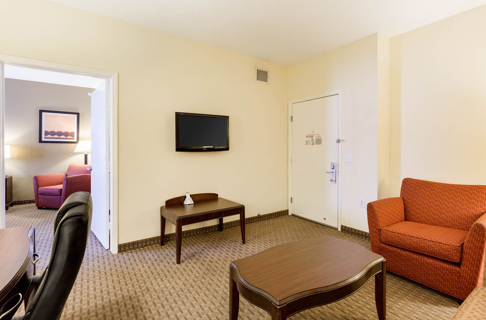 QUALITY INN & SUITES