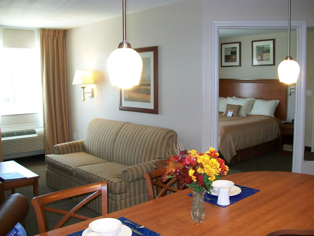 CANDLEWOOD SUITES LA PORTE