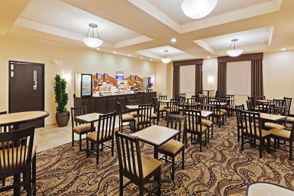 Holiday Inn Express and Suites Oklahoma City NW Qu