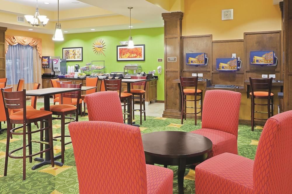 La Quinta Inn & Suites by Wyndham Pasadena North